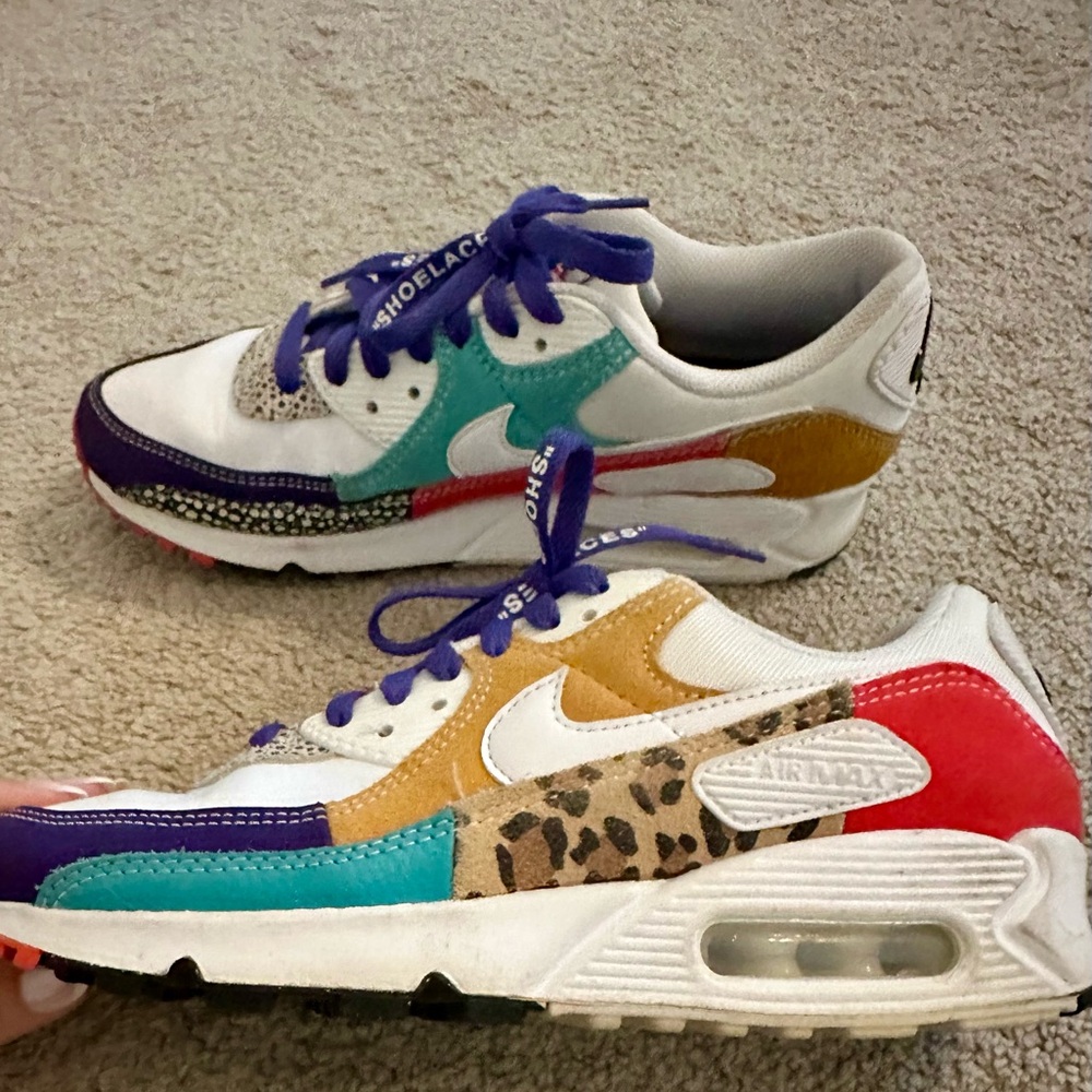 GUC Ladies Nike Air Max size 9.5